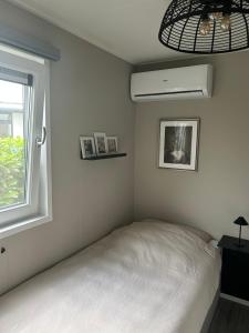 Moderne chalet met hottub