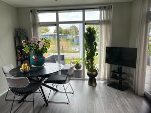 Moderne chalet met hottub