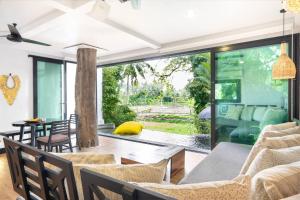 Luxury Treehouse, Stunning View, Great Location!