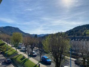 Appartement spacieux au centre de La Bourboule - FR-1-858-11