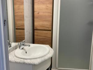 Appartement 6 personnes au cœur de La Bourboule - FR-1-858-23