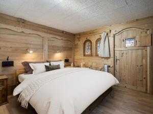 Chalet authentique à Courchevel 1850 avec terrasse et parking - FR-1-564-164