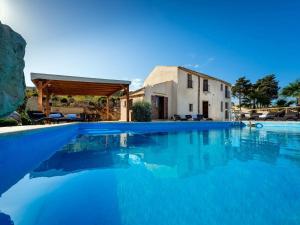 Villa in Sicily near Guidaloca Bay