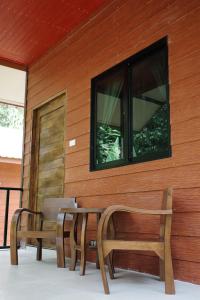 Khao Sok Green Mountain View