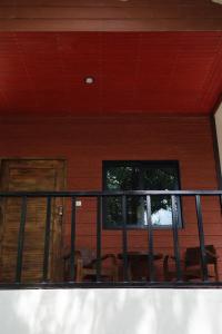 Khao Sok Green Mountain View