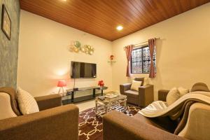 Lifeline Villas - Flamingo Infinity Pool Villa With Valley View and huge open space