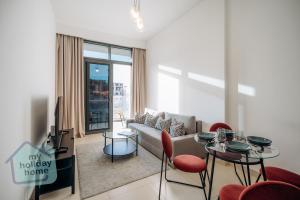 Exclusive 2BR With City View Pool & Gym Access
