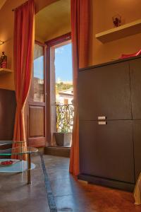 Luxury Home Bosa Apartment img15