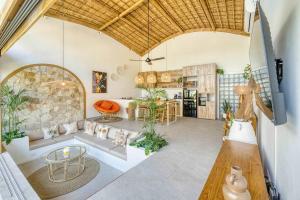 Damai Villa 2BR Modern Tropical Escape in Canggu