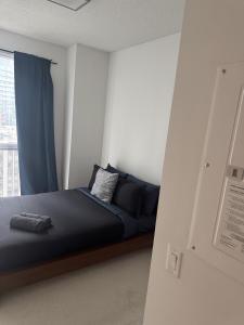 Lush 3 Bedroom Condo by CN Tower - Free Parking