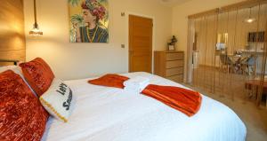 One bedroom Apartment with Garden Close to Town Train Hospital Long Booking Welcome