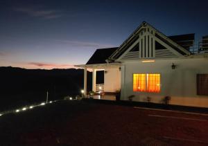 White Stone Vagamon Hilltop Cottage by VOYE HOMES