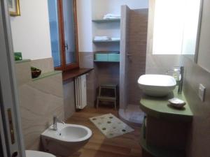 Deluxe Double Room (2 Adults + 1 Child) with Private Bathroom