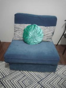 Fully-furnished 1-br unit