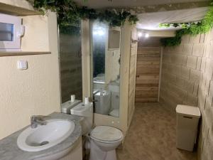 Maison de ville au cœur dun village de caractère dans le jura