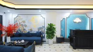 Royal Hotel - Trinh Van Bo, Nam Tu Liem