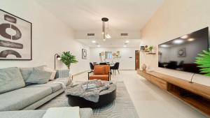 fam Living High Floor Stay in Sulafa Tower