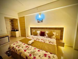 Divine Comfort Rooms Near Prem Mandir