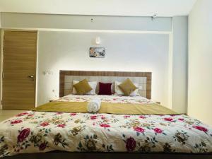 Divine Comfort Rooms Near Prem Mandir