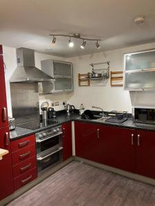 Newly Decorated Bijoux Studio Apartment -City Centre- Sleeps 2