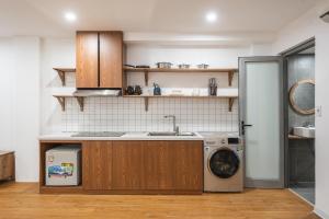 Sweet Home w Elevator in the Old Quarter