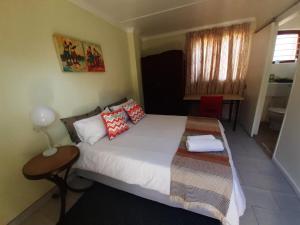 Studio with bathroom, kitchen in beautiful garden setting