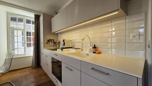 The Guild l Central l Castle Thun l Old Town l Netflix