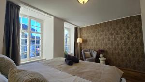 The Guild l Central l Castle Thun l Old Town l Netflix