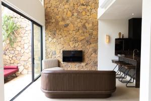 Slim Summer House Suites - Bingin, Uluwatu