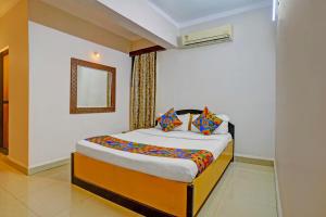 FabHotel 4 Pillar