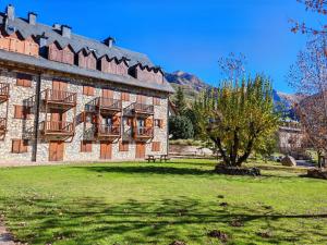 Ambiente de montaña- Chimenea, vistas y jardín- Isard 4
