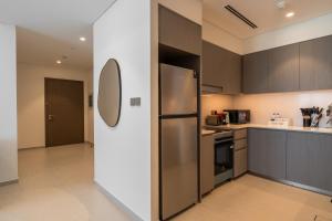 Modern Luxury Apartment with Full Burj Khalifa & Fountain View