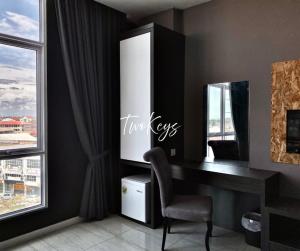 TwoKeys Suites