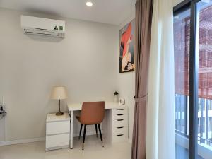 City view Elegant Studio with Balcony & Pools