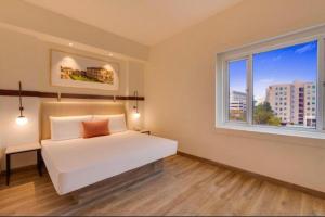 Hotel De Rosewood Inn -Near Delhi Airport-Free Airport Drop