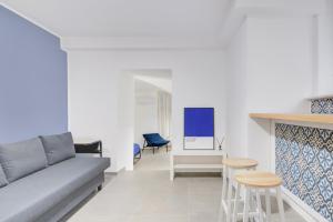 Tra i vicoli di Chiaia, Cariati Blue e Maradona