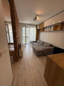 Stylish apartment with balcony - 10min from city center