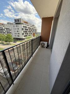 Stylish apartment with balcony - 10min from city center