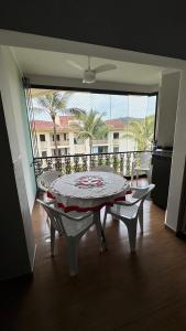 Apto 314 - Lindo, Espaçoso, 100m da Praia - Condomínio, piscina, churrasqueiras, quadras