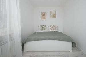 Smocza Bright & Cozy Apartment by Solarento