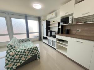 Bangsaray Beach Condo B414 บางเสร่ บีช