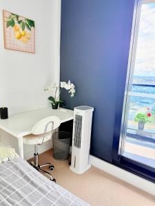 1 Guest Room-1 Bathroom at Light-Filled Apartment