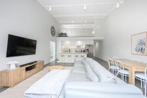 Coastal Comfort in Golden Bay