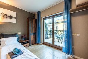 Rooftop tiny central studio with shared jacuzzi and private balcony MK2