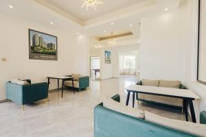 Triple EEE - Experience Exquisite Elegance