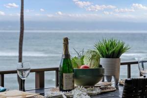 Milowai 302 · MIL 302 Oceanfront 2BD w Ocean Views Whale Watch