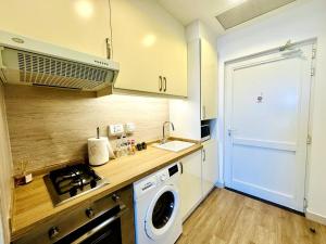 Palm Jumeirah Lifestyle - Elegant Waterfront Studio