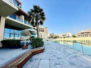 Palm Jumeirah Lifestyle - Elegant Waterfront Studio