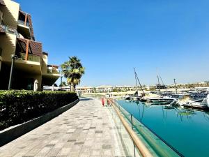 Palm Jumeirah Lifestyle - Elegant Waterfront Studio