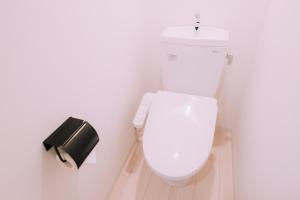 Stylish Minimalist Loft 2 & Gym in Namba Compact Studio 1